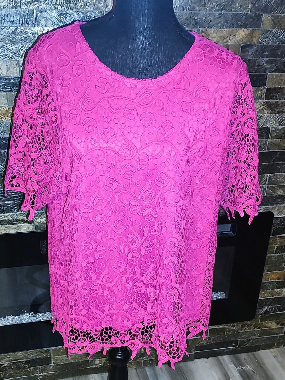 Women’s Pink Lace Short Sleeve Top Size XL